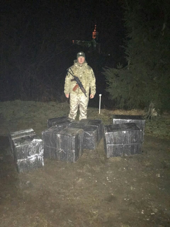 Втекти цигарковим контрабандистам від закарпатських прикордонників допоміг автомобіль