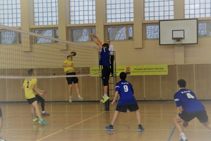 На Ужгородщині триває чемпіонат країни з волейболу серед нечуючих спортсменів