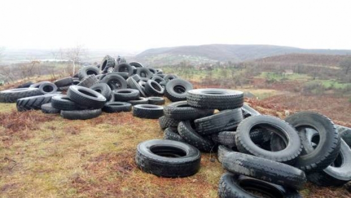 У Великодню ніч у селах Закарпаття ...палять автомобільні шини!
