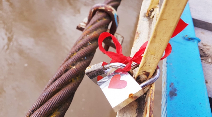 Чи отримає підвісний міст до Боздоського парку в Ужгороді нову "закохану" назву?