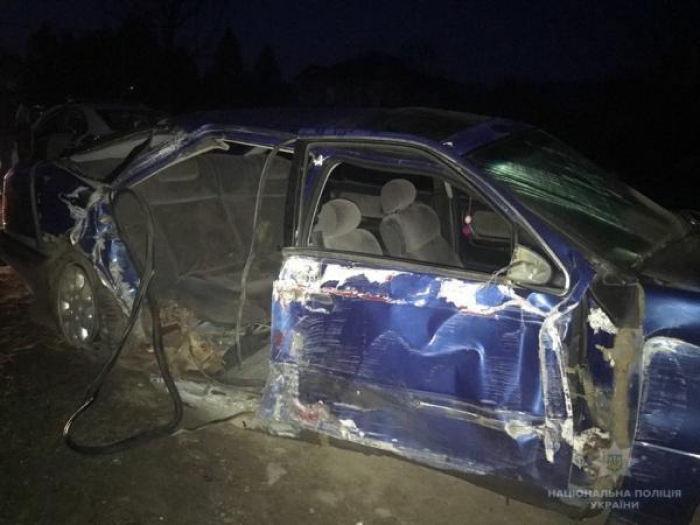 17-річний закарпатець добряче "під шафе" розніс вщент батькову іномарку