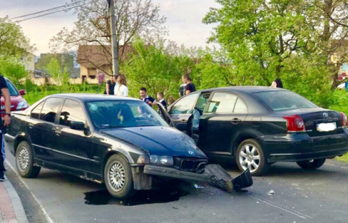"Євробляха" врізалася у легковика на дорозі у селі неподалік Ужгорода