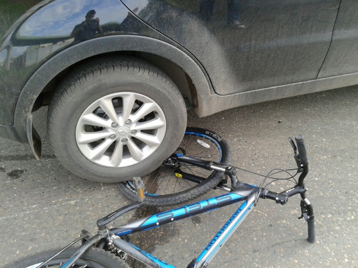 На Рахівщині п’яний водій «Volkswagen Golf» здійснив наїзд на двох жінок-велосипедисток