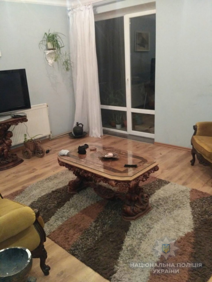 У Виноградові – пограбування із замахом на вбивство місцевої мешканки