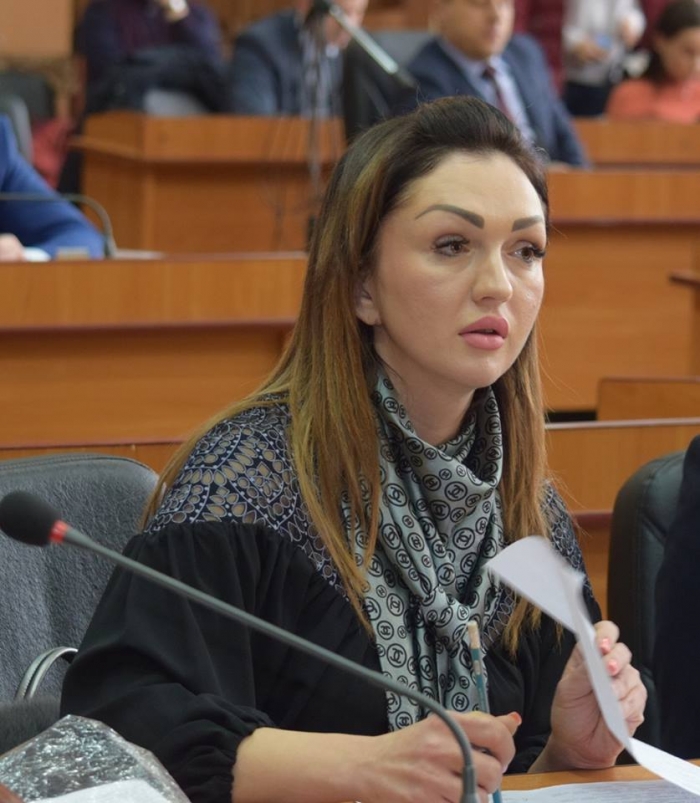 На сесії Ужгородської міськради звітувала голова комісії з питань регулювання земельних відносин, містобудування та архітектури