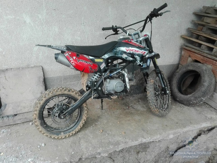 Мукачівець поцупив новенький мотоцикл у мешканця Іршавщини з-під будинку