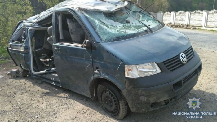 Причини "сальто-мортале" іномарки встановлює Патрульна поліція Закарпаття