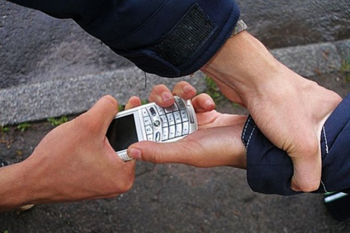 "Телефонний" злочин відносно 41-річного ужгородця розкрили міські розшуковики