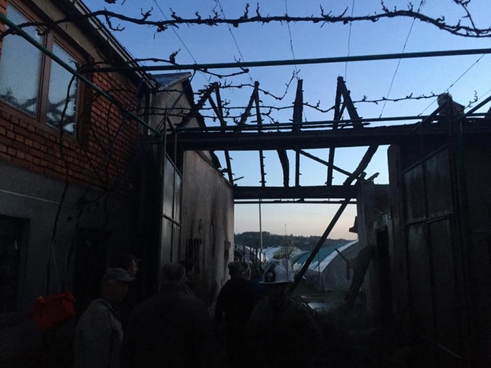 Пожежа знищила покрівлі трьох надвірних споруд в Заріччі на Іршавщині