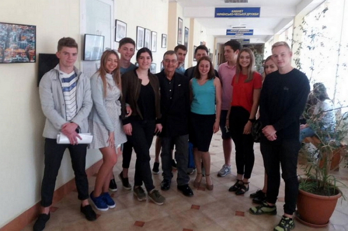 Економісти-міжнародники УжНУ поспілкувалися з головою ради Асоціації міст-побратимів Ужгорода й Корваліса