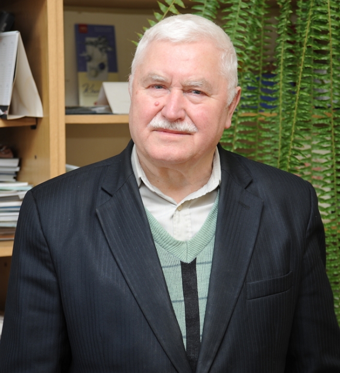 Коли цвітуть сади й співають солов’ї, або Юрію Шипу – 75!