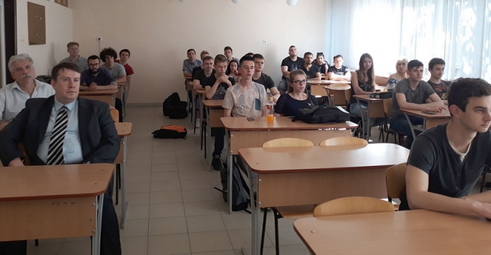 Айтішники УжНУ поглиблювали свої знання з теорії ігор та логістики завдяки київським науковцям