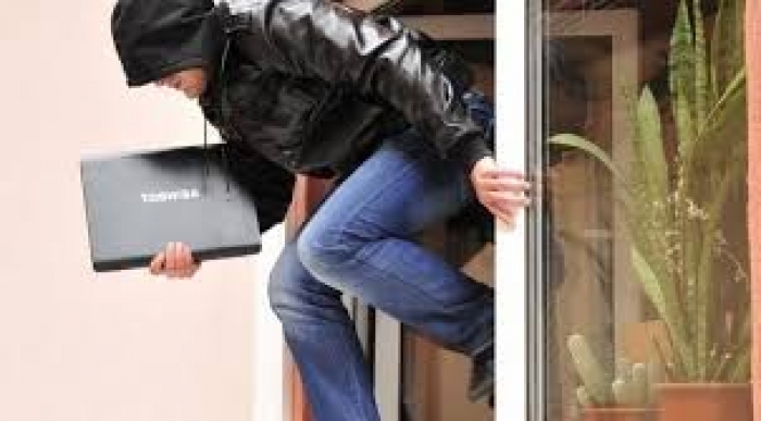 Ужгородець "опустив" один із ЖРЕРів на 2 комп’ютери і 2 системні блоки