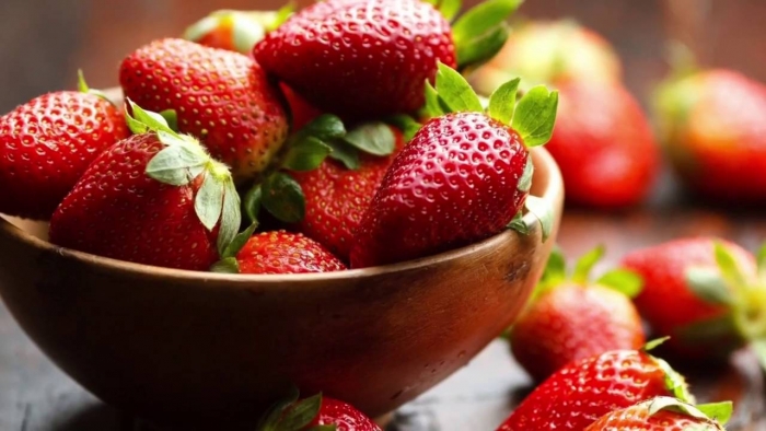 Полуницю на Закарпатті полюбляють і дорослі, і діти