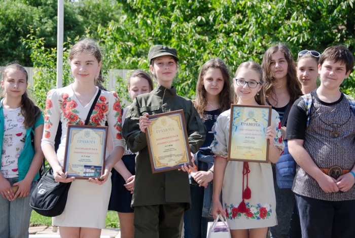Анетта Суханич з Ужгорода перемогла в конкурсі малюнків "Гвардієць очима дитини"