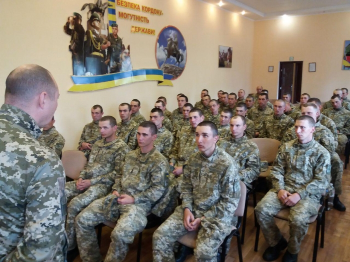 Перша черга строковиків вирушила на охорону держрубежів України