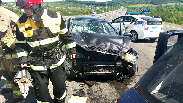 Рятувальники на дорожніх аваріях в Закарпатті спрацювали чітко!