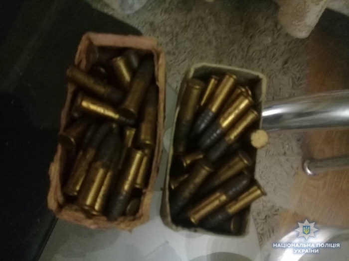 Підпільного "зброяра" відшукали у сирному селищі Закарпаття