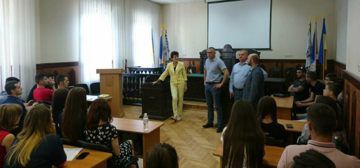 Що дає знання юриспруденції в реальному житті, розповіла академік-правник студентам в Ужгороді
