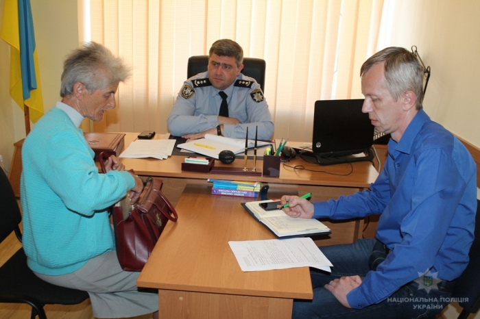 Мешканці шести районів Закарпаття "постукали в кабінет" до головного поліцейського області