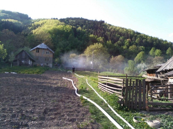 У гірському Рахові пожежа понищила житловий будинок