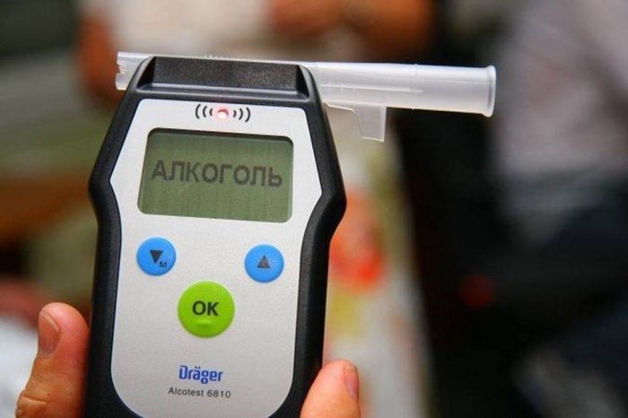 Поліція Закарпаття зупинила чотирьох п’яних водіїв, троє з яких вирішили приховати, скільки випили