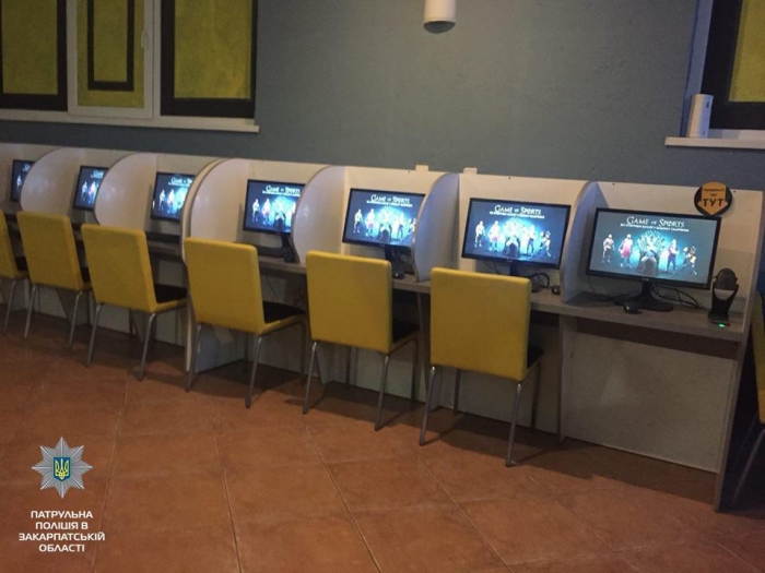 Патрульні таки побачили незаконні гральні автомати в Ужгороді