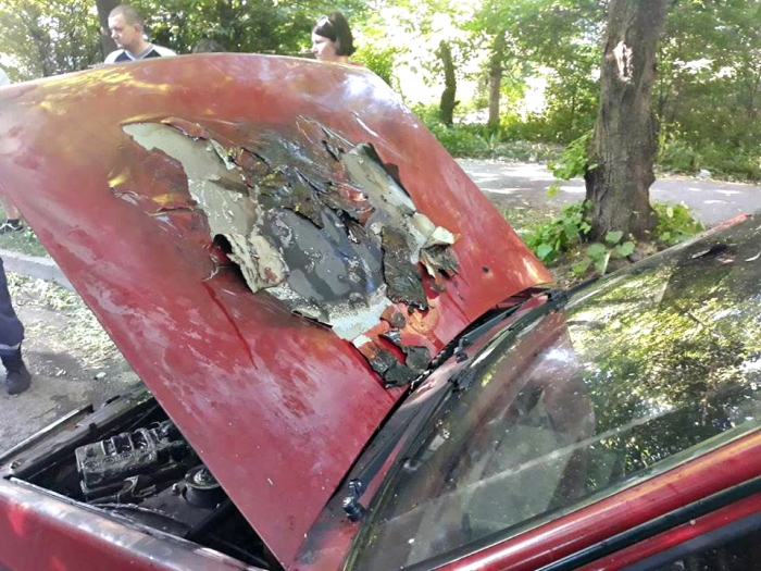 Закарпатські вогнеборці загасили чотири пожежі в автомобілях