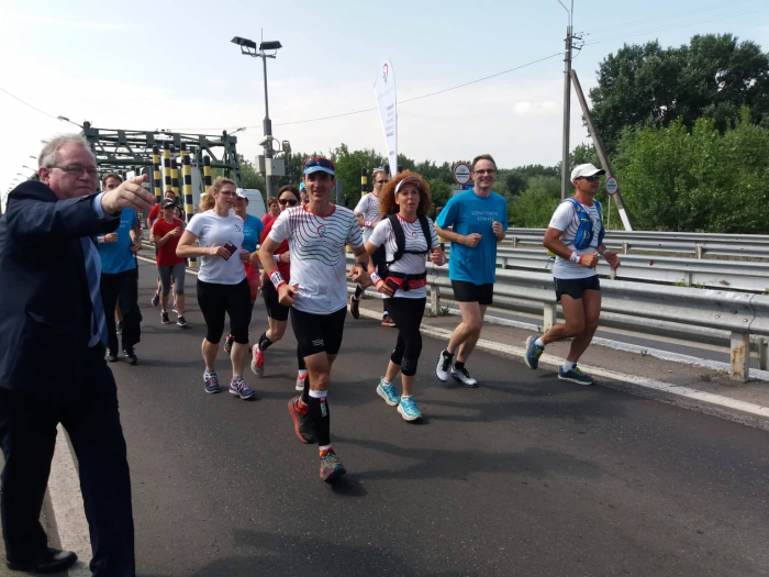 Учасників благодійного забігу під патронатом Аніти Герцег вітали на українсько-угорському кордоні