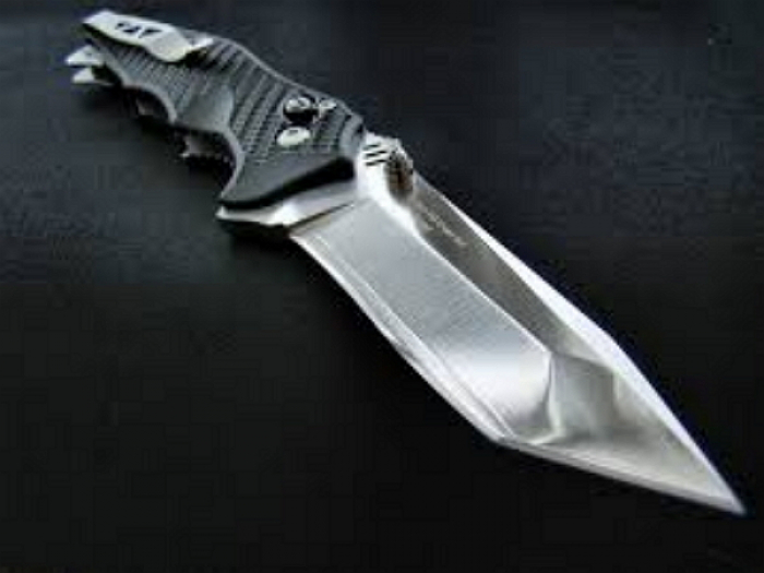 Нацгвардійці затримали в Ужгороді чоловіка з холодною зброєю