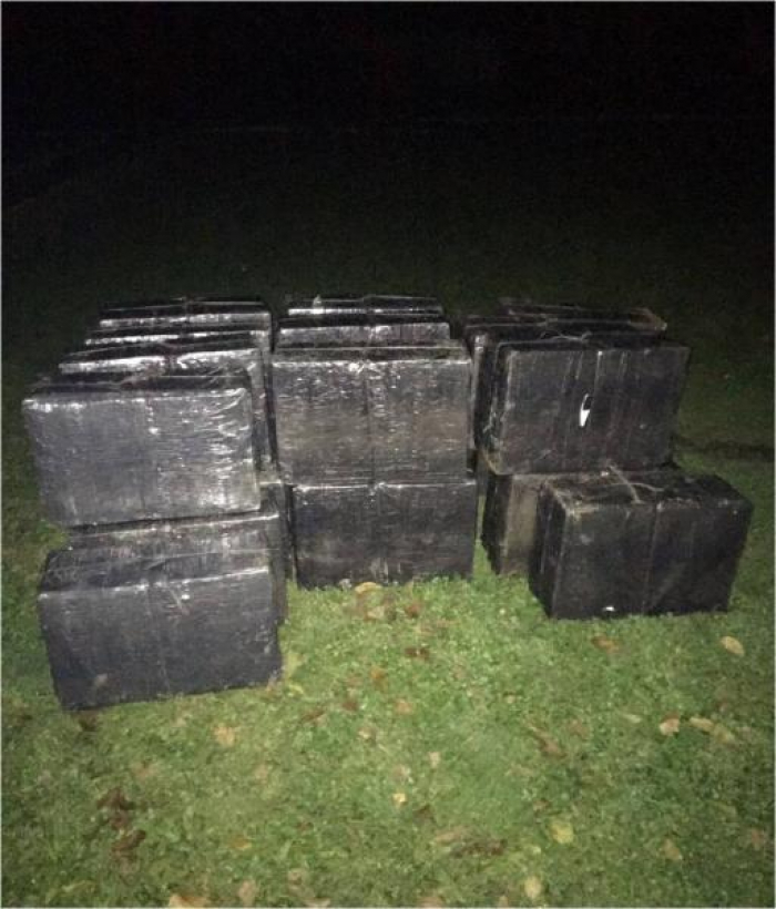 12 пакунків з тютюновими виробами знайшли "зелені кашкети" на кордоні з Румунією