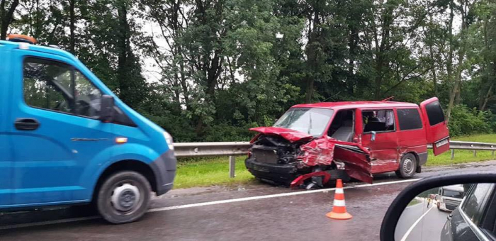 У дорожню "халепу" на автобані Чоп-Київ "підзалетів" дипломат зі Швейцарії