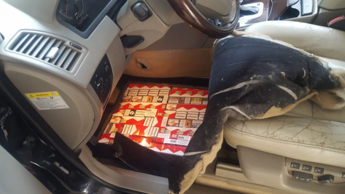 Закарпатські митники знайшли у «VOLVO» тисячі пачок «Marlboro»