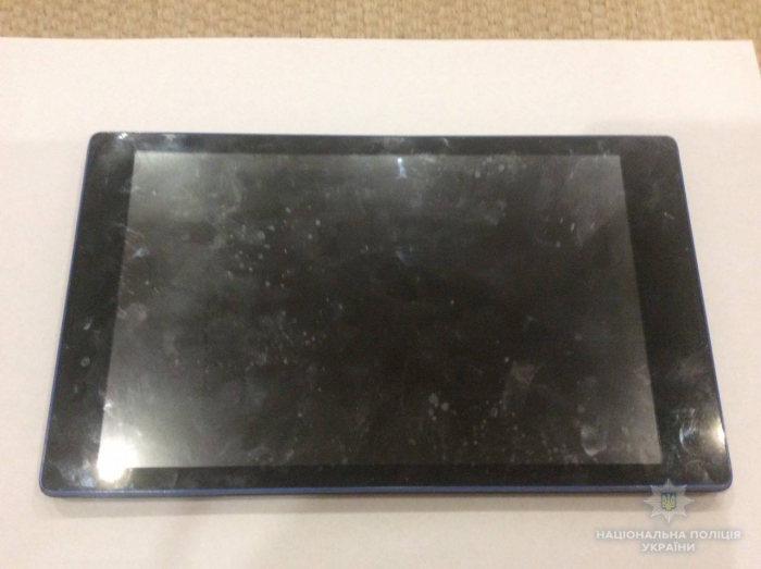 На Тячівщині чоловік побив та пограбував 22-річного мешканця Виноградівщини