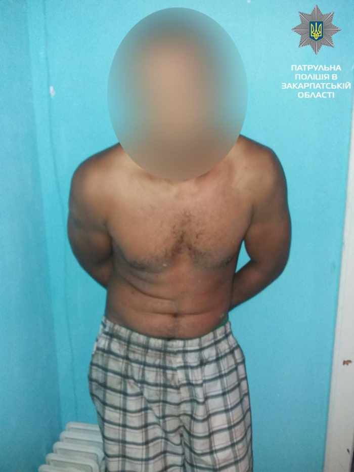 Хулігани у Ракошині відбивалися від поліції вилами і стільцями