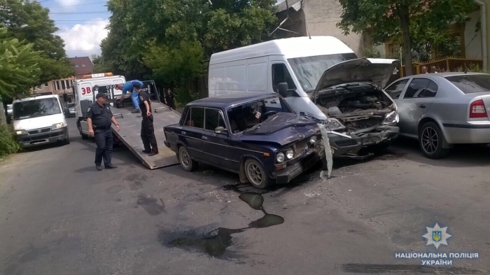 Троє чоловік, серед них вагітна, отримали травми у ДТП у Берегові