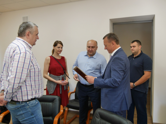 Богдан Андріїв отримав символічний презент від Чеського дому регіонів в Ужгороді