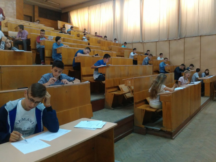 Природничо-гуманітарний коледж УжНУ провів вступне випробування з математики