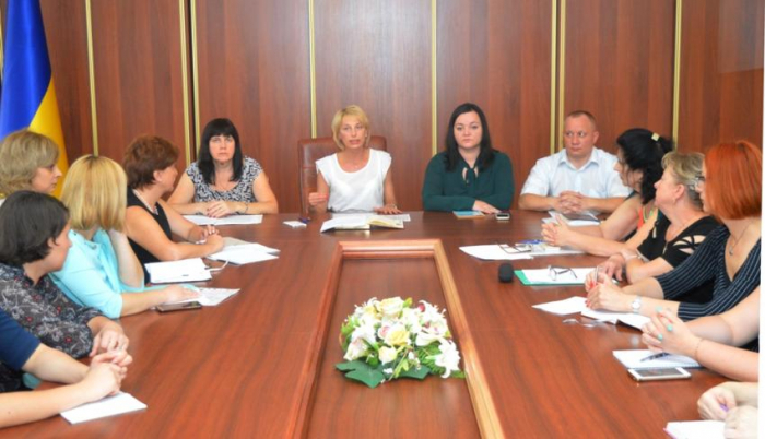 У закарпатському "Білому домі" обговорили права та інтереси дітей-сиріт