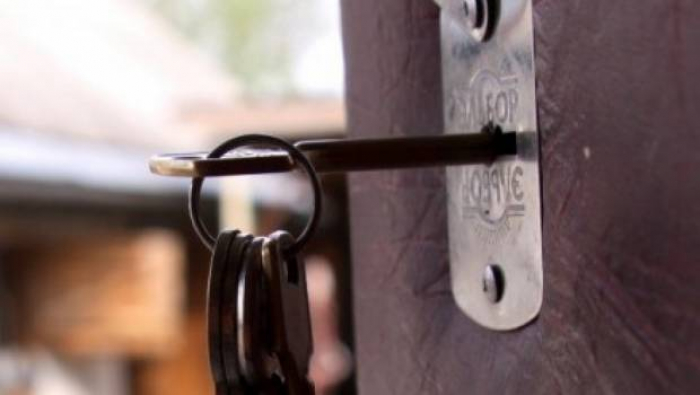 Ужгородець поцупив із чужої квартири гроші та комп’ютерну техніку 