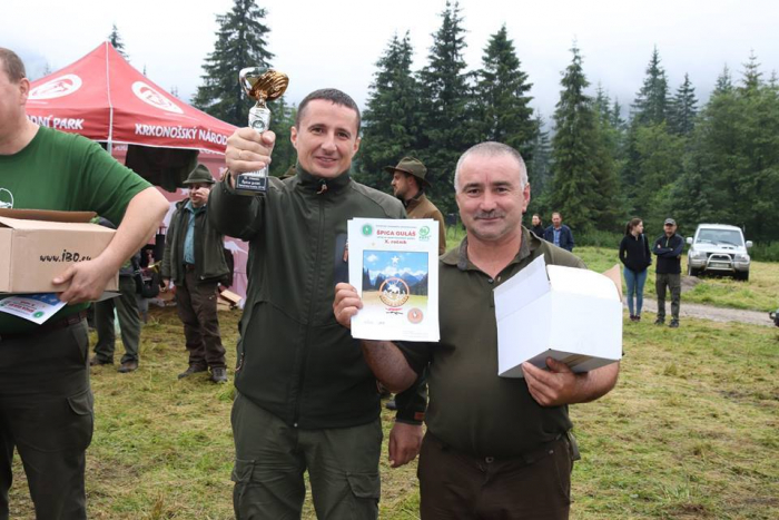 Ужгородські лісівники на вихідних словацькі Татри косили