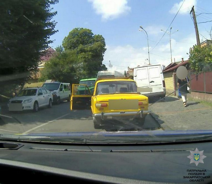 "В дим" п`яний мукачівець їздив містом з відчиненими дверима