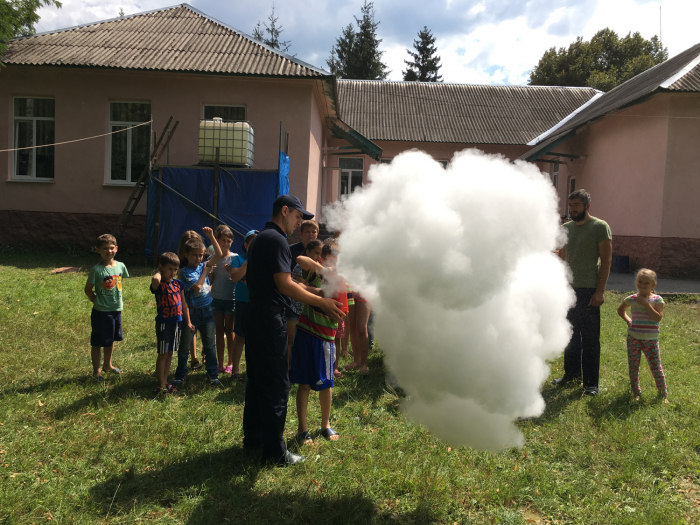 Рятувальники Сваляви продовжують розповідати населенню правила пожежної безпеки