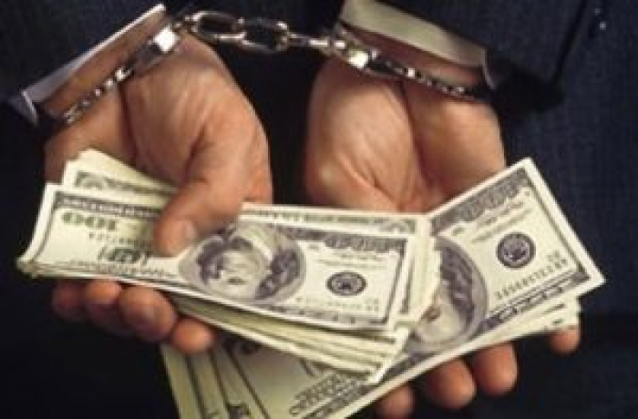 На вокзалі у Львові 17-річна закарпатка викрала в іноземного туриста 10 тис. доларів