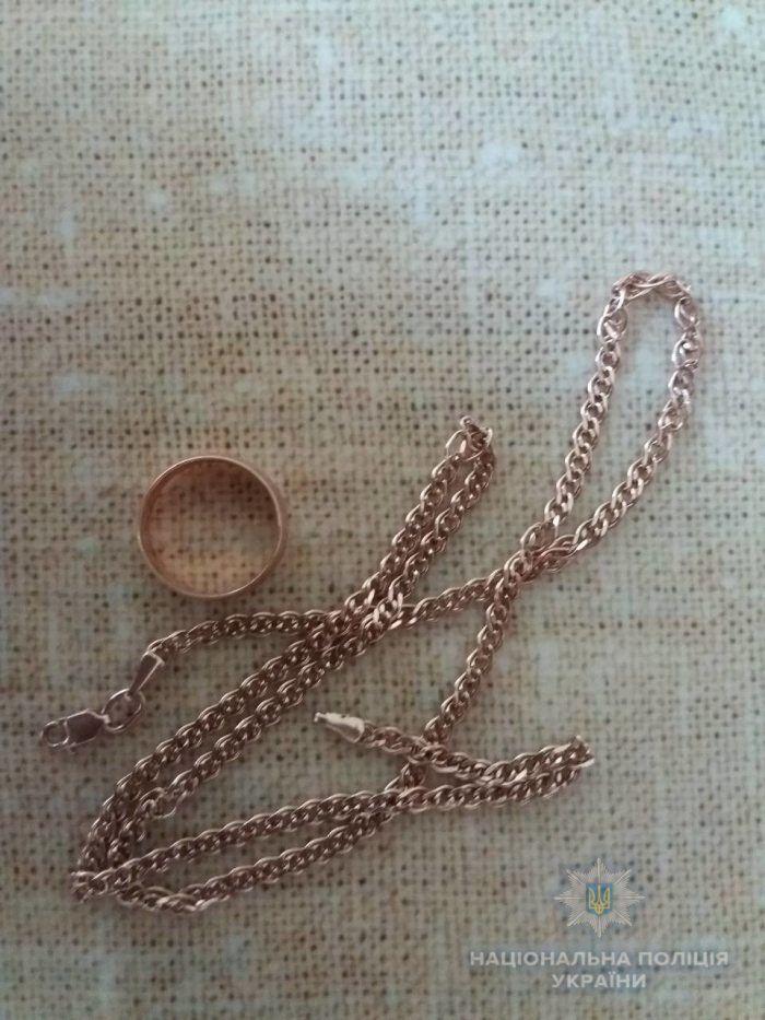 На Берегівщині сусід накрав ювелірних виробів на 50 тис. гривень