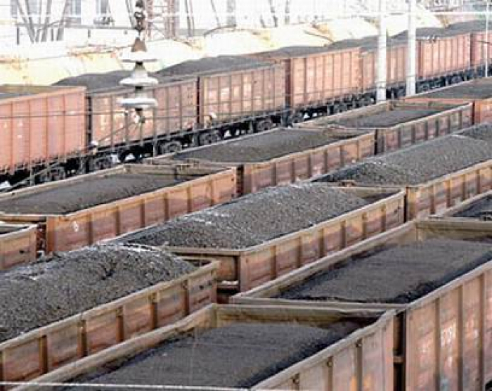 Залізничники пообіцяли вирішити питання з підвезенням щебеню для ремонту закарпатських доріг