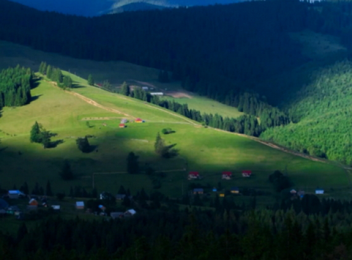 На Закарпатті завтра йтимуть дощі та припікатиме сонце