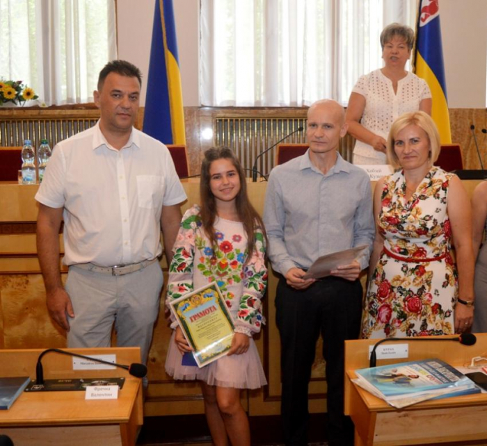 Найуспішніших випускників Закарпаття та їх педагогів привітали очільники прикордонного краю
