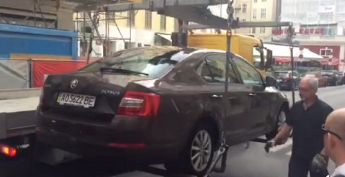 Як "засвітилася" у столиці Альпійської республіки автівка із Закарпаття