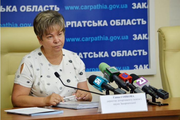 На Закарпатті поріг школи 1 вересня вперше переступлять 18 378 першокласників